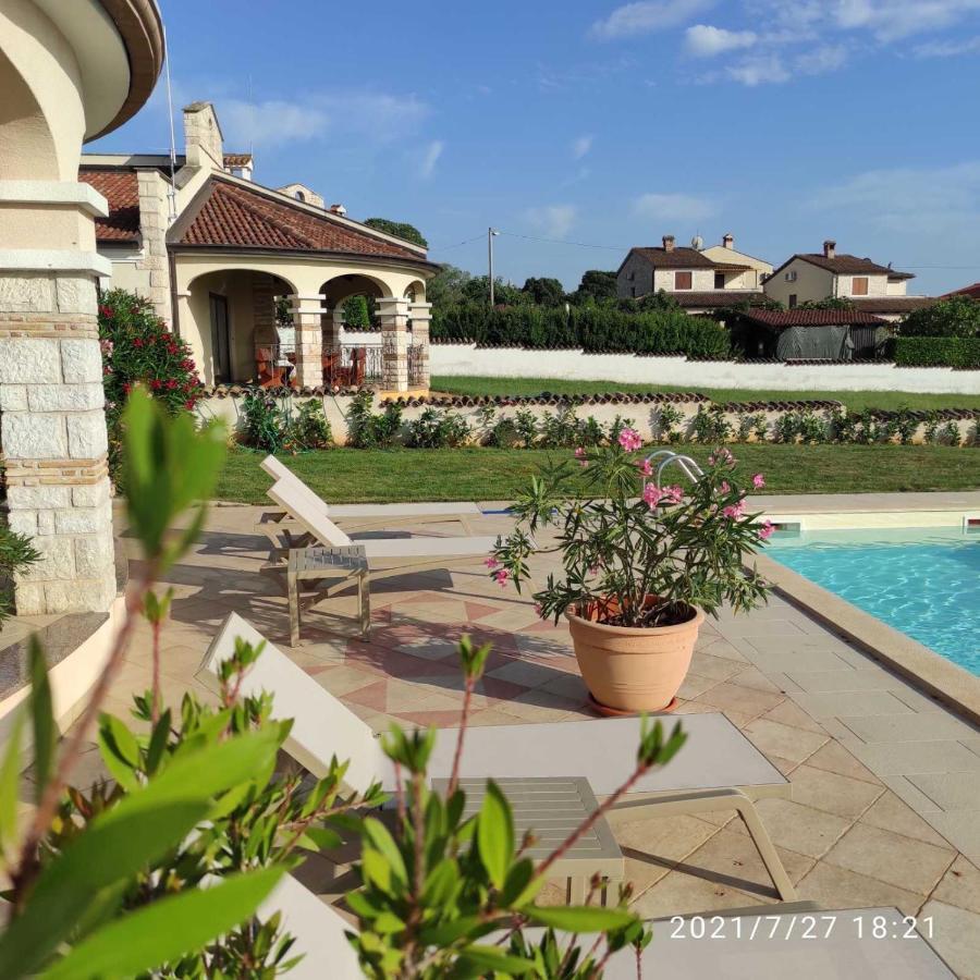 Villa Parenzo Poreč Buitenkant foto