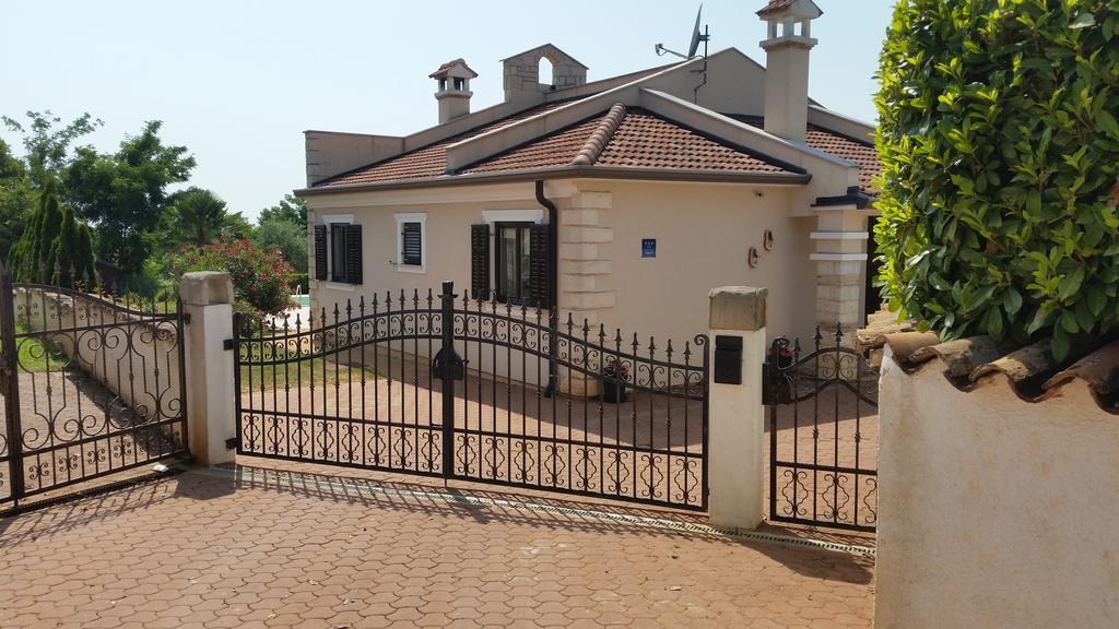 Villa Parenzo Poreč Buitenkant foto